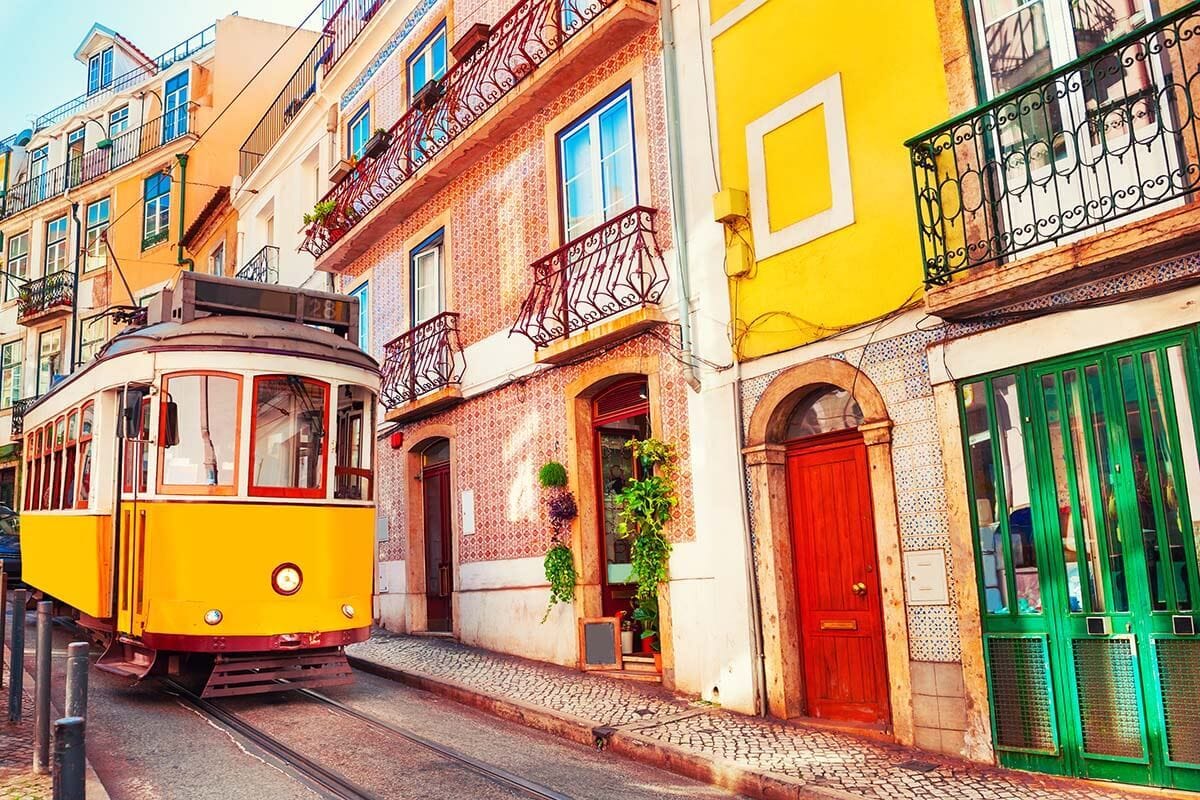 ✈️ The Best UK Student Travel Deals — Why Cheap Student Flights Has Your Back